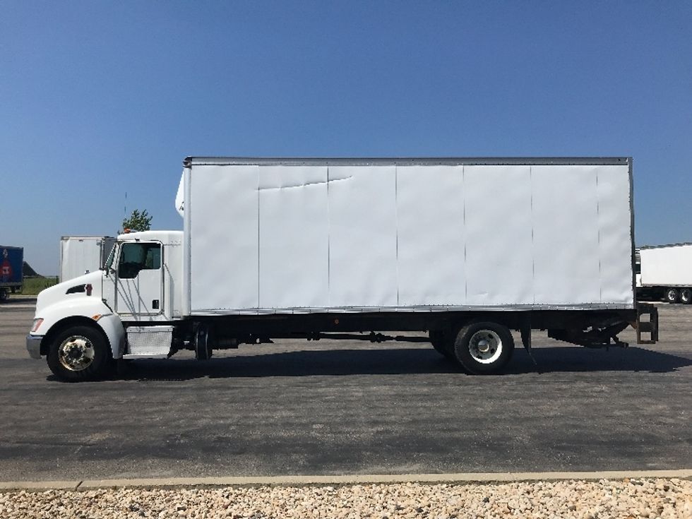 Medium Duty Box Truck-Light and Medium Duty Trucks-Kenworth-2018-T370-Windsor-WI-322,870\n\t\tmiles-$ 31,000 - Image 4