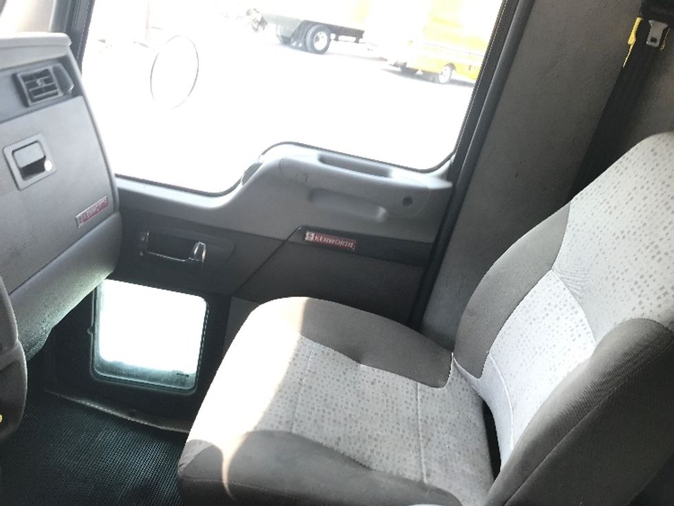 Medium Duty Box Truck-Light and Medium Duty Trucks-Kenworth-2019-T370-Albany-NY-226,979\n\t\tmiles-$ 32,750 - Image 19