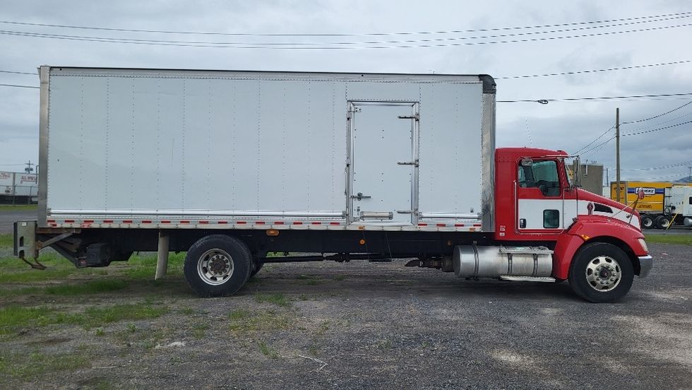 Medium Duty Box Truck-Light and Medium Duty Trucks-Kenworth-2019-T370-Guilderland Center-NY-233,759\n\t\tmiles-$ 32,000 - Image 15