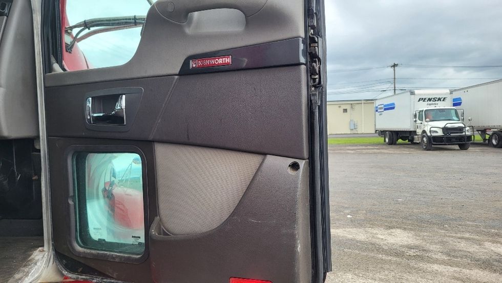 Medium Duty Box Truck-Light and Medium Duty Trucks-Kenworth-2019-T370-Guilderland Center-NY-233,759\n\t\tmiles-$ 32,000 - Image 20