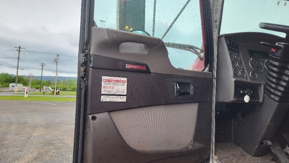 Medium Duty Box Truck-Light and Medium Duty Trucks-Kenworth-2019-T370-Guilderland Center-NY-233,759\n\t\tmiles-$ 32,000 - Image 16