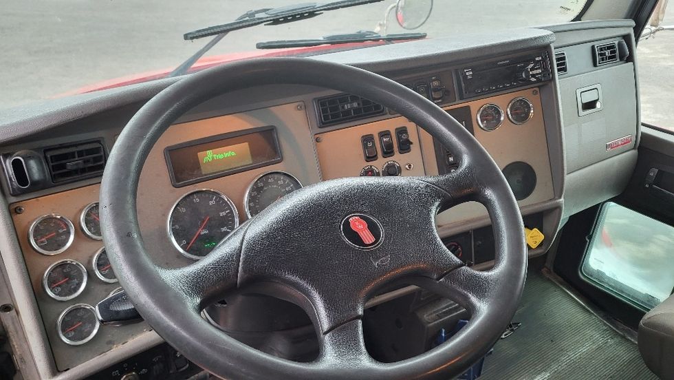 Medium Duty Box Truck-Light and Medium Duty Trucks-Kenworth-2019-T370-Guilderland Center-NY-233,759\n\t\tmiles-$ 32,000 - Image 17