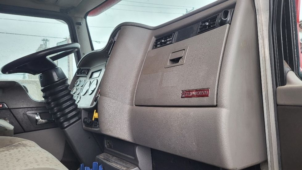 Medium Duty Box Truck-Light and Medium Duty Trucks-Kenworth-2019-T370-Guilderland Center-NY-233,759\n\t\tmiles-$ 32,000 - Image 21