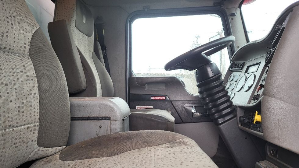 Medium Duty Box Truck-Light and Medium Duty Trucks-Kenworth-2019-T370-Guilderland Center-NY-233,759\n\t\tmiles-$ 32,000 - Image 22