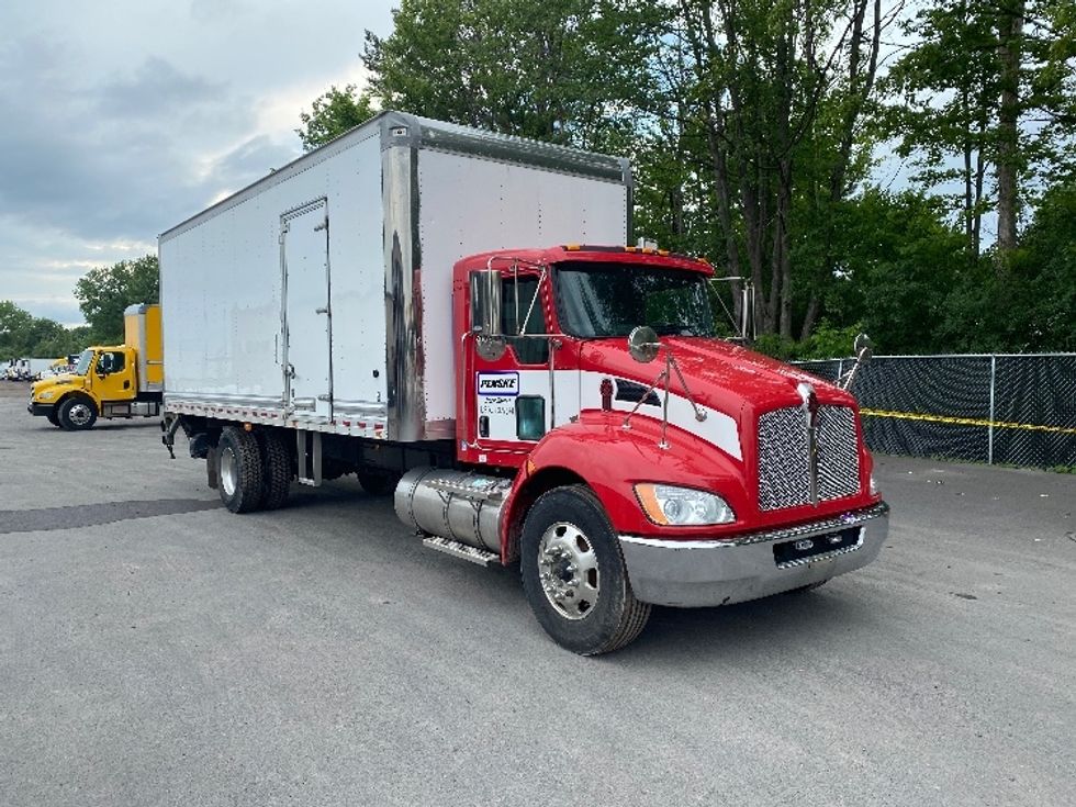 Medium Duty Box Truck-Light and Medium Duty Trucks-Kenworth-2019-T370-Liverpool-NY-207,861\n\t\tmiles-$ 37,000 - Image 1