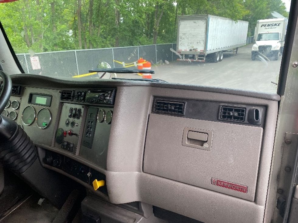 Medium Duty Box Truck-Light and Medium Duty Trucks-Kenworth-2019-T370-Liverpool-NY-237,169\n\t\tmiles-$ 34,500 - Image 21