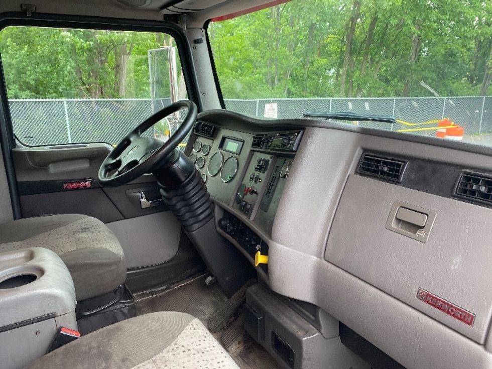 Medium Duty Box Truck-Light and Medium Duty Trucks-Kenworth-2019-T370-Liverpool-NY-237,169\n\t\tmiles-$ 34,500 - Image 22