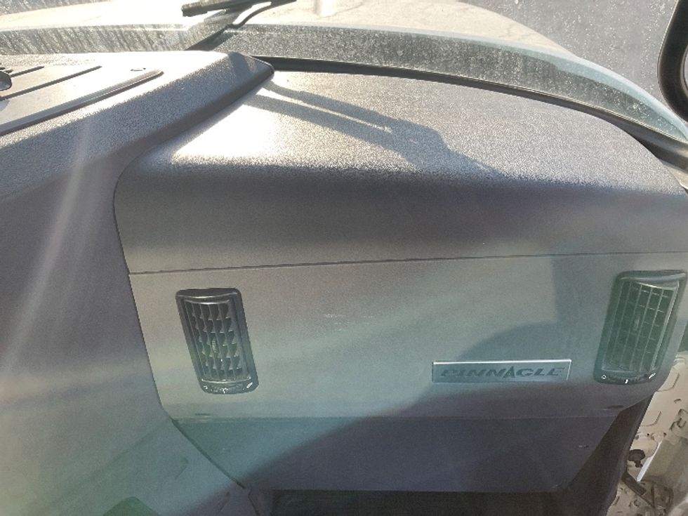 Medium Duty Box Truck-Light and Medium Duty Trucks-Mack-2018-CXU613-Milwaukee-WI-446,595\n\t\tmiles-$ 51,250 - Image 20