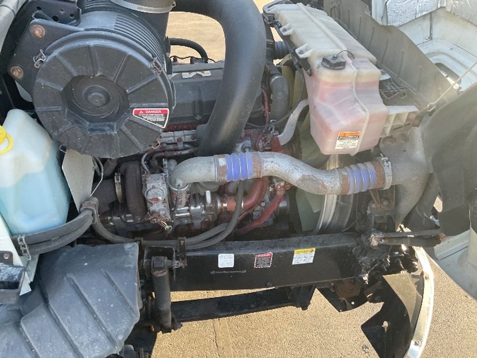 Medium Duty Box Truck-Light and Medium Duty Trucks-Mack-2018-CXU613-Milwaukee-WI-446,595\n\t\tmiles-$ 51,250 - Image 23