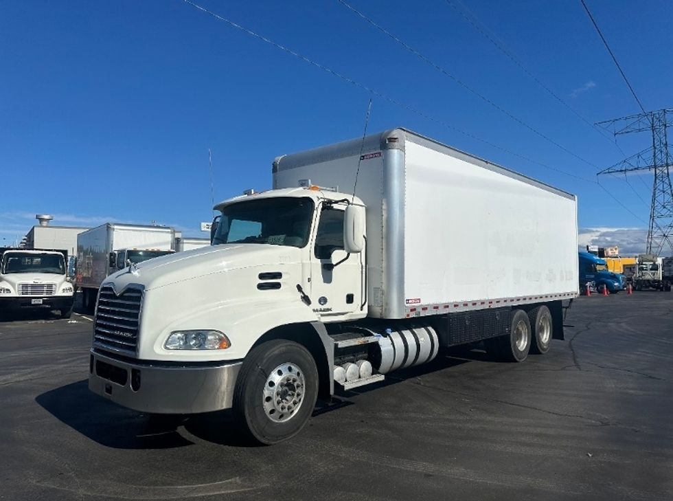 Medium Duty Box Truck-Light and Medium Duty Trucks-Mack-2018-CXU613-Milwaukee-WI-446,595\n\t\tmiles-$ 51,250 - Image 3