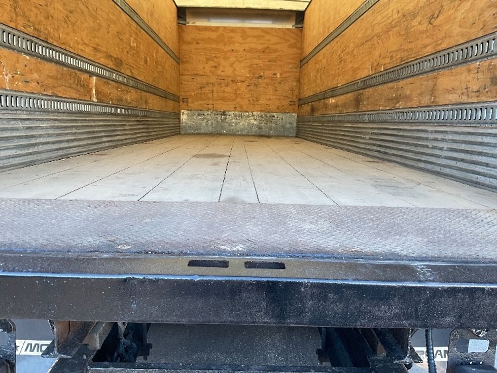Medium Duty Box Truck-Light and Medium Duty Trucks-Mack-2018-CXU613-Milwaukee-WI-446,595\n\t\tmiles-$ 51,250 - Image 9