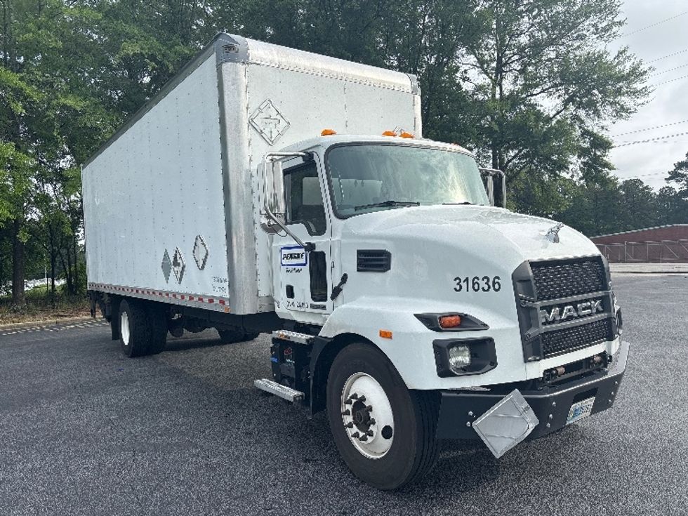 Medium Duty Box Truck-Light and Medium Duty Trucks-Mack-2021-MD6-Atlanta-GA-154,503\n\t\tmiles-$ 65,750 - Image 1