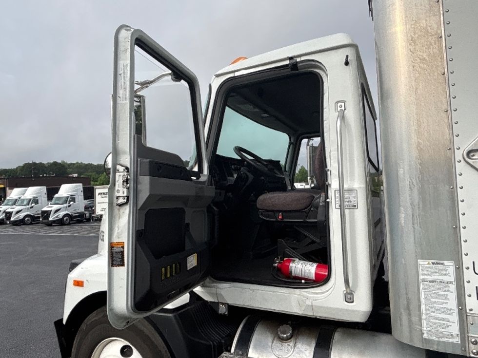 Medium Duty Box Truck-Light and Medium Duty Trucks-Mack-2021-MD6-Atlanta-GA-154,503\n\t\tmiles-$ 65,750 - Image 16