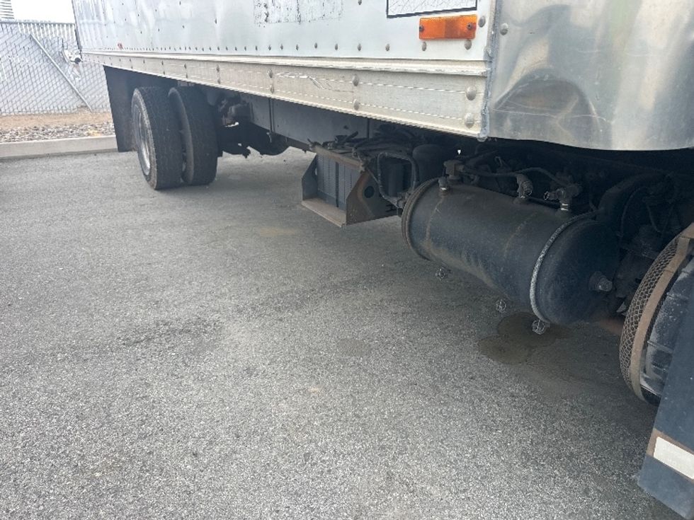 Medium Duty Box Truck-Light and Medium Duty Trucks-Mitsubishi-1995-FH100-Sparks-NV-311,351\n\t\tmiles-$ 8,250 - Image 14