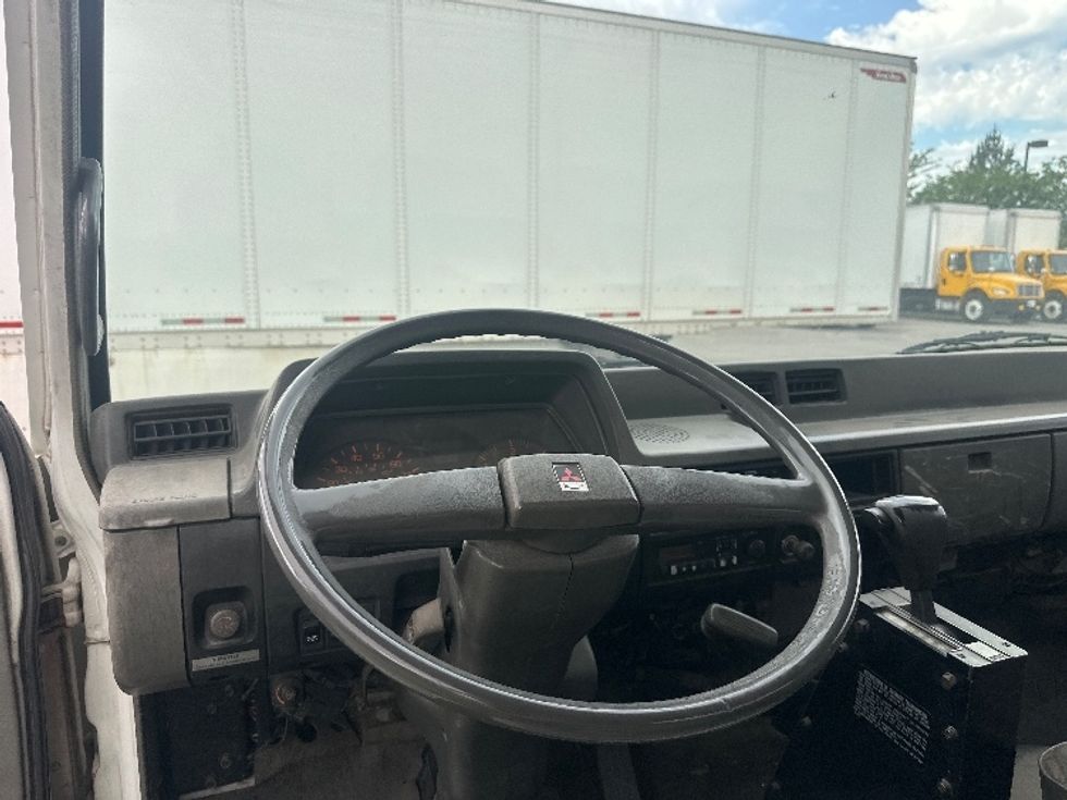 Medium Duty Box Truck-Light and Medium Duty Trucks-Mitsubishi-1995-FH100-Sparks-NV-311,351\n\t\tmiles-$ 8,250 - Image 18