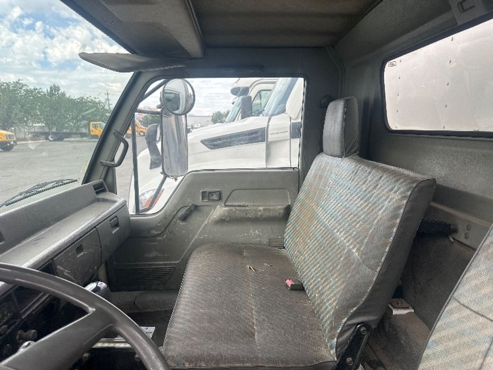 Medium Duty Box Truck-Light and Medium Duty Trucks-Mitsubishi-1995-FH100-Sparks-NV-311,351\n\t\tmiles-$ 8,250 - Image 19