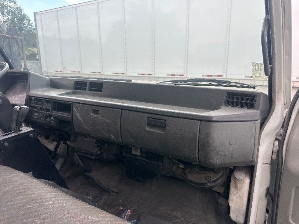 Medium Duty Box Truck-Light and Medium Duty Trucks-Mitsubishi-1995-FH100-Sparks-NV-311,351\n\t\tmiles-$ 8,250 - Image 21