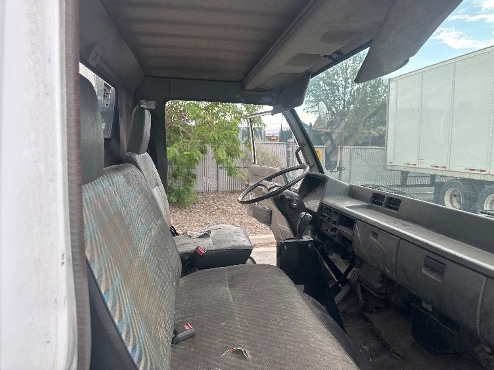 Medium Duty Box Truck-Light and Medium Duty Trucks-Mitsubishi-1995-FH100-Sparks-NV-311,351\n\t\tmiles-$ 8,250 - Image 22