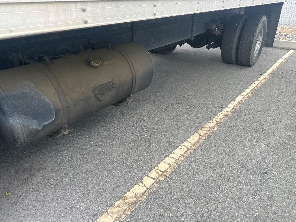 Medium Duty Box Truck-Light and Medium Duty Trucks-Mitsubishi-1995-FH100-Sparks-NV-311,351\n\t\tmiles-$ 8,250 - Image 5