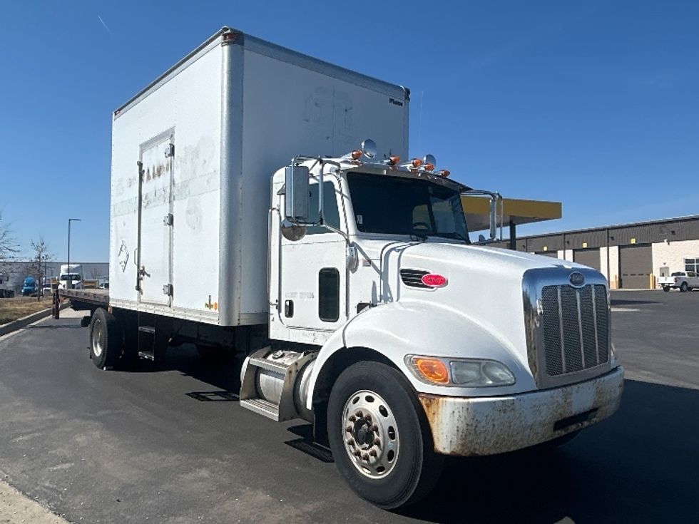 Medium Duty Box Truck-Light and Medium Duty Trucks-Peterbilt-2008-335-Windsor-WI-154,602\n\t\tmiles-$ 9,000 - Image 1