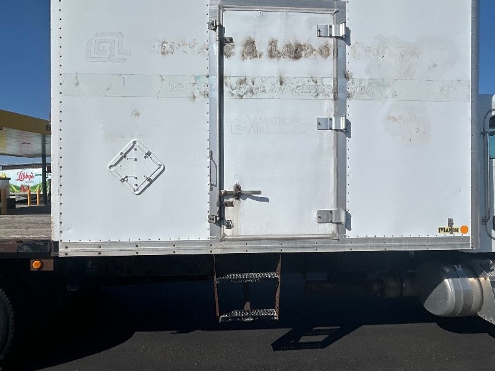 Medium Duty Box Truck-Light and Medium Duty Trucks-Peterbilt-2008-335-Windsor-WI-154,602\n\t\tmiles-$ 9,000 - Image 27