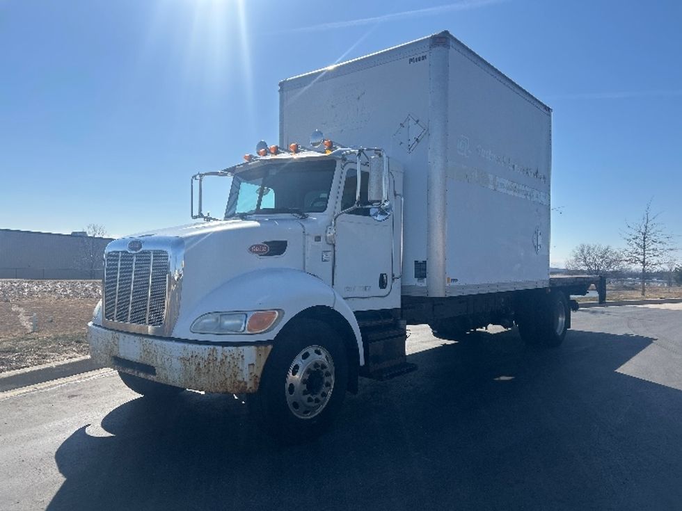 Medium Duty Box Truck-Light and Medium Duty Trucks-Peterbilt-2008-335-Windsor-WI-154,602\n\t\tmiles-$ 9,000 - Image 3