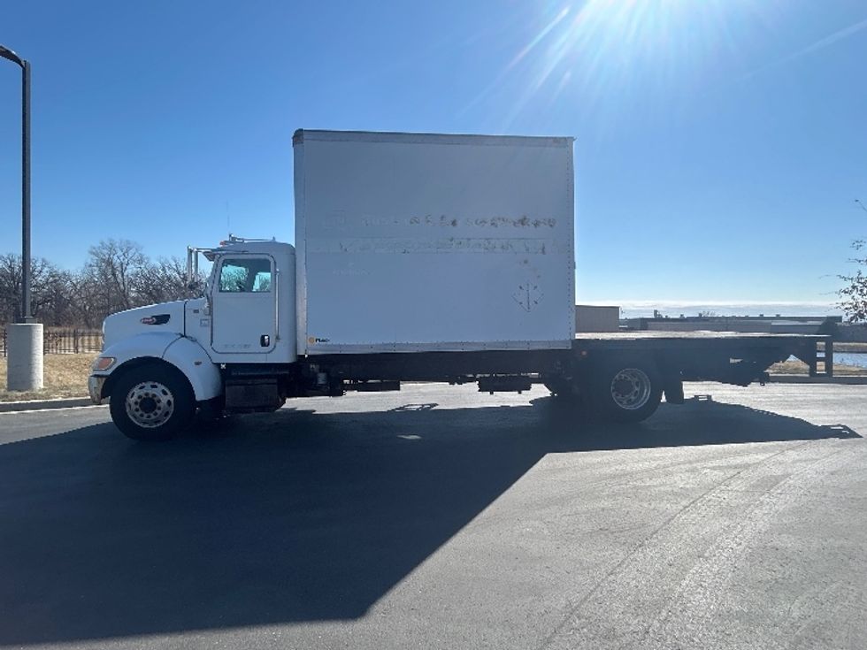 Medium Duty Box Truck-Light and Medium Duty Trucks-Peterbilt-2008-335-Windsor-WI-154,602\n\t\tmiles-$ 9,000 - Image 4
