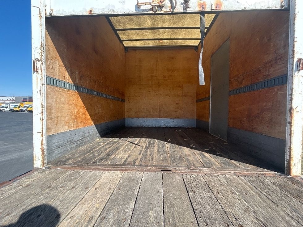 Medium Duty Box Truck-Light and Medium Duty Trucks-Peterbilt-2008-335-Windsor-WI-154,602\n\t\tmiles-$ 9,000 - Image 8