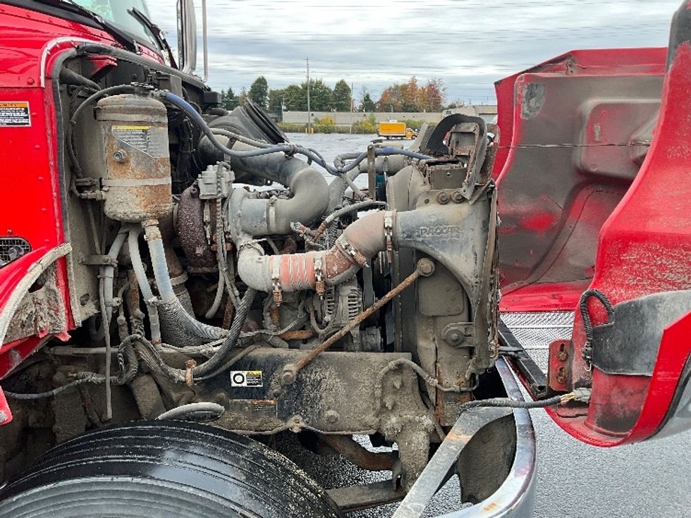 Medium Duty Box Truck-Light and Medium Duty Trucks-Peterbilt-2015-337-London-ON-736,528\n\t\tkm-$ 11,750 - Image 22