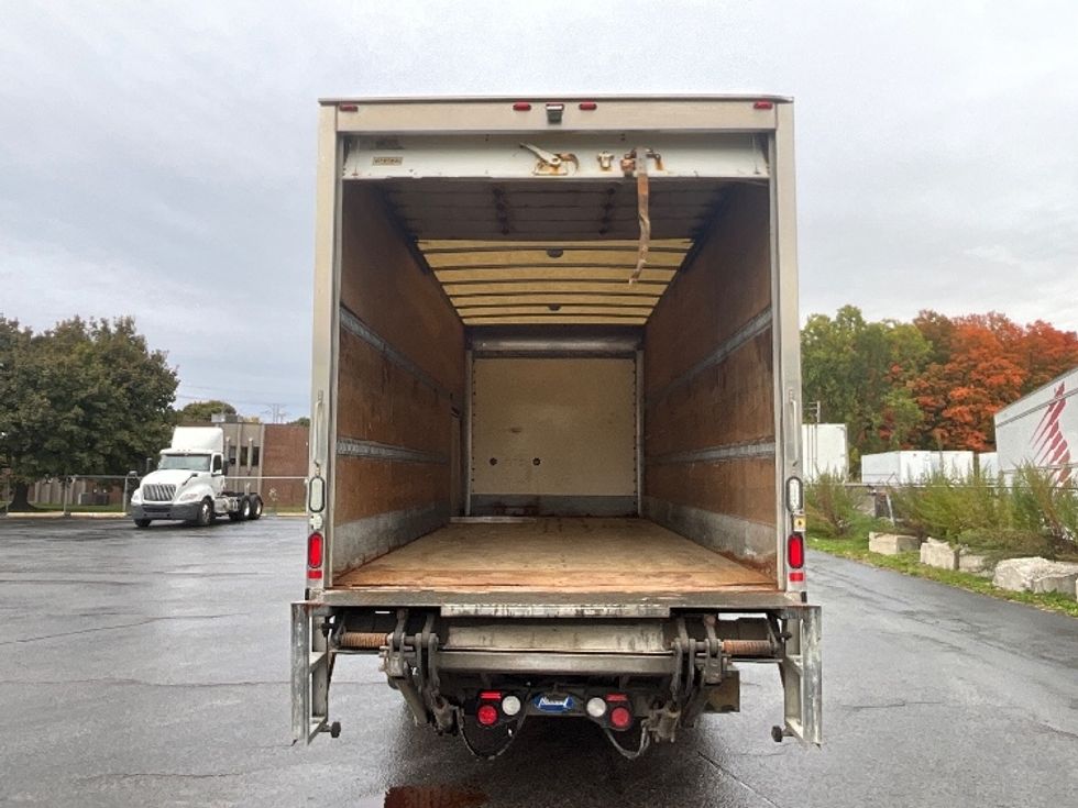 Medium Duty Box Truck-Light and Medium Duty Trucks-Peterbilt-2015-337-London-ON-736,528\n\t\tkm-$ 11,750 - Image 8