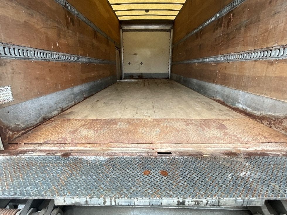 Medium Duty Box Truck-Light and Medium Duty Trucks-Peterbilt-2015-337-London-ON-736,528\n\t\tkm-$ 11,750 - Image 9