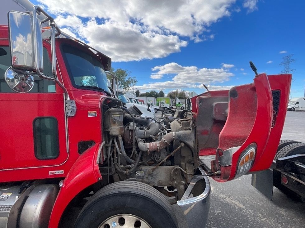 Medium Duty Box Truck-Light and Medium Duty Trucks-Peterbilt-2016-337-London-ON-720,104\n\t\tkm-$ 10,500 - Image 20