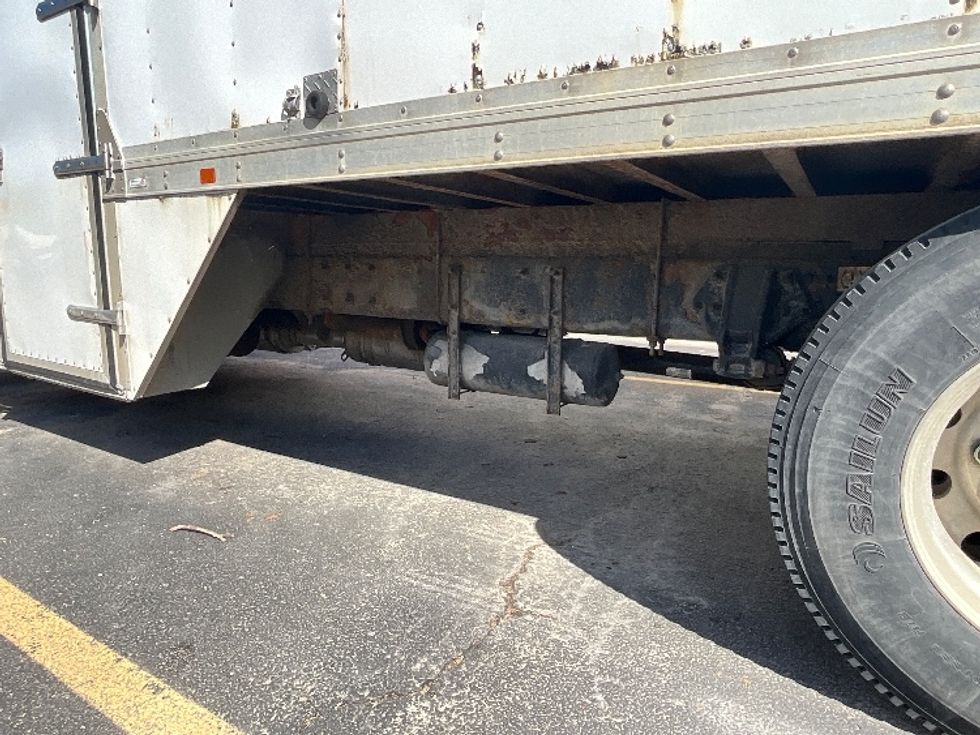 Medium Duty Box Truck-Light and Medium Duty Trucks-Peterbilt-2016-337-London-ON-720,104\n\t\tkm-$ 10,500 - Image 5