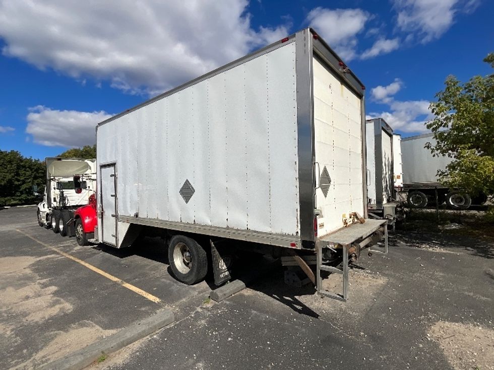 Medium Duty Box Truck-Light and Medium Duty Trucks-Peterbilt-2016-337-London-ON-720,104\n\t\tkm-$ 10,500 - Image 6