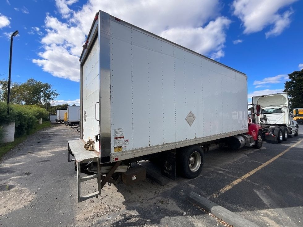 Medium Duty Box Truck-Light and Medium Duty Trucks-Peterbilt-2016-337-London-ON-720,104\n\t\tkm-$ 10,500 - Image 9