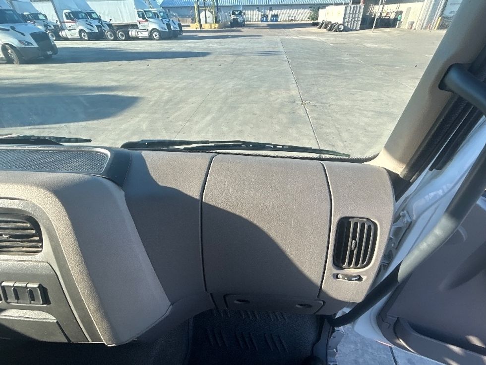 Medium Duty Box Truck-Light and Medium Duty Trucks-Peterbilt-2017-220-Round Rock-TX-209,115\n\t\tmiles-$ 34,000 - Image 20