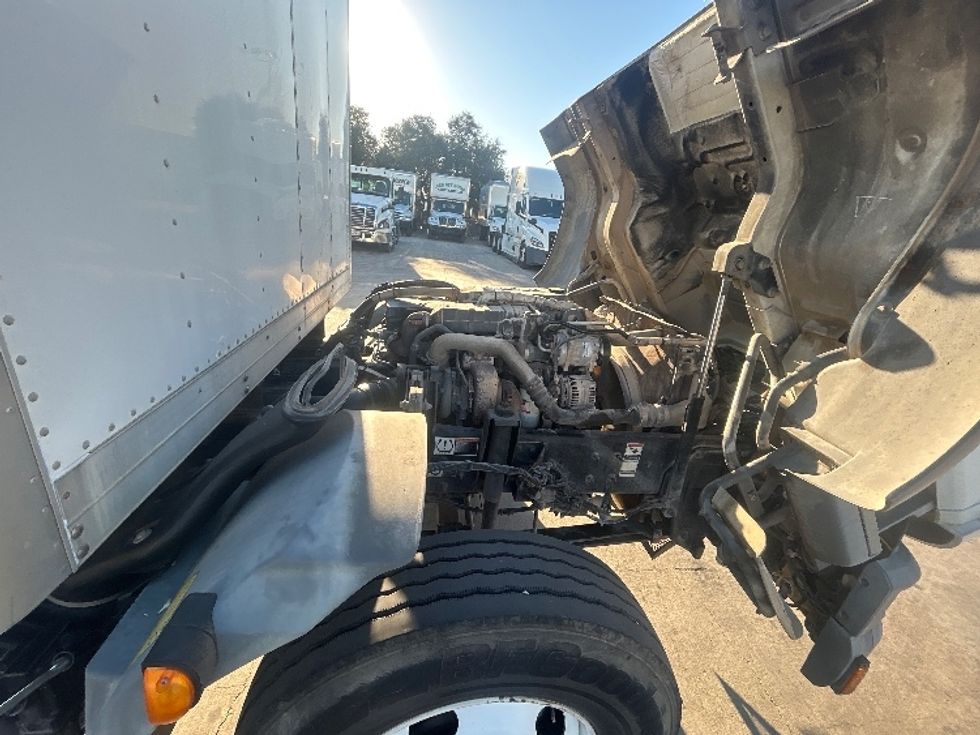 Medium Duty Box Truck-Light and Medium Duty Trucks-Peterbilt-2017-220-Round Rock-TX-209,115\n\t\tmiles-$ 34,000 - Image 22