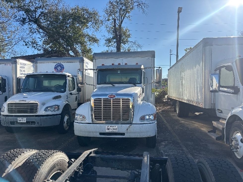 Medium Duty Box Truck-Light and Medium Duty Trucks-Peterbilt-2022-337-Houston-TX-225,750\n\t\tmiles-$ 16,000 - Image 2