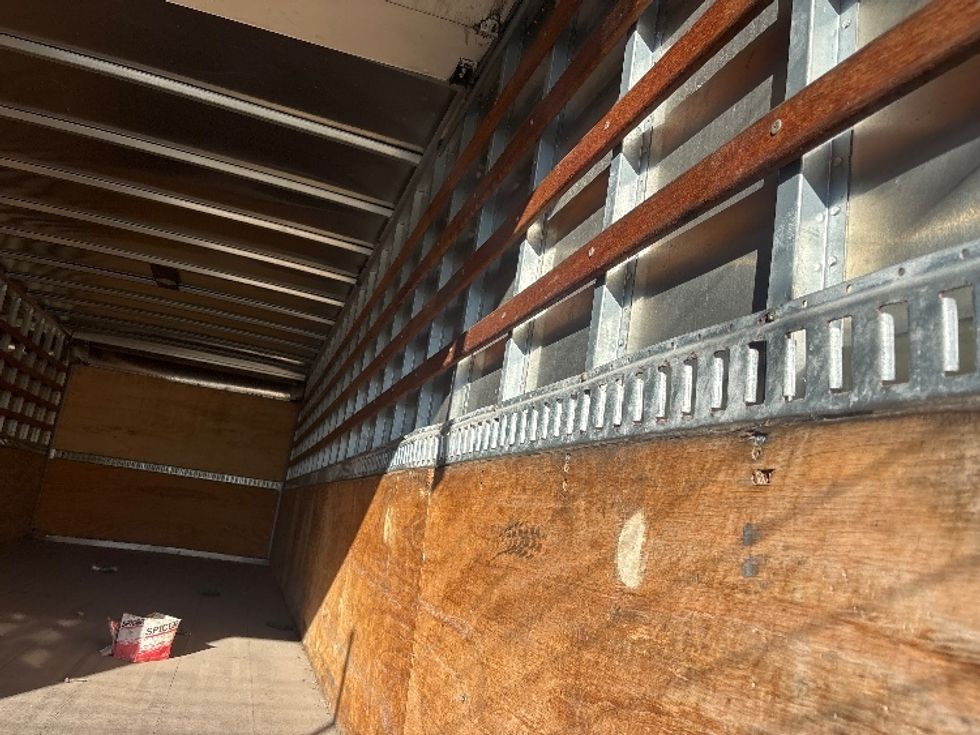 Medium Duty Box Truck-Light and Medium Duty Trucks-Peterbilt-2022-337-Houston-TX-225,750\n\t\tmiles-$ 16,000 - Image 7