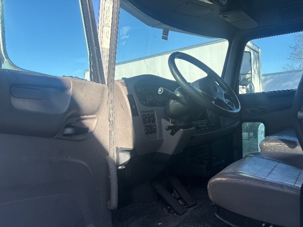 Medium Duty Box Truck-Light and Medium Duty Trucks-Peterbilt-2022-337-Houston-TX-225,750\n\t\tmiles-$ 16,000 - Image 9