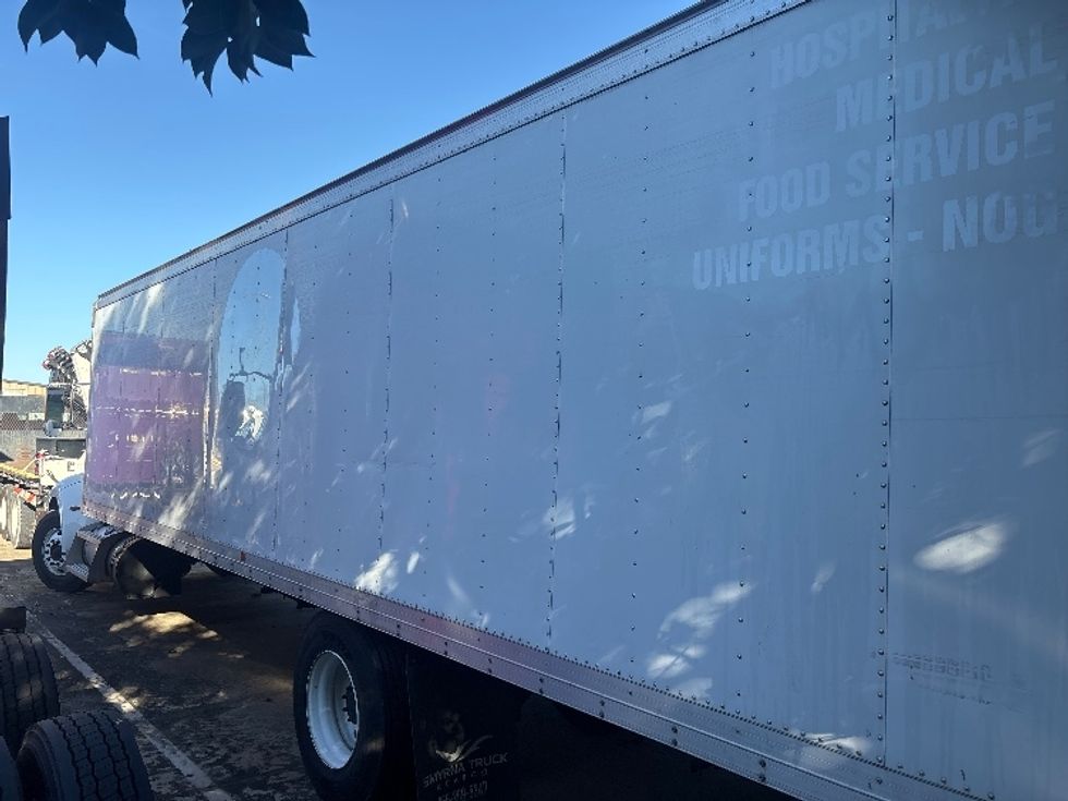 Medium Duty Box Truck-Light and Medium Duty Trucks-Peterbilt-2022-337-Houston-TX-226,548\n\t\tmiles-$ 16,000 - Image 4