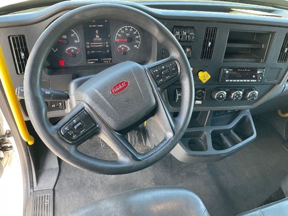 Medium Duty Box Truck-Light and Medium Duty Trucks-Peterbilt-2024-536-Aurora-CO-240,913\n\t\tmiles-$ 61,000 - Image 18