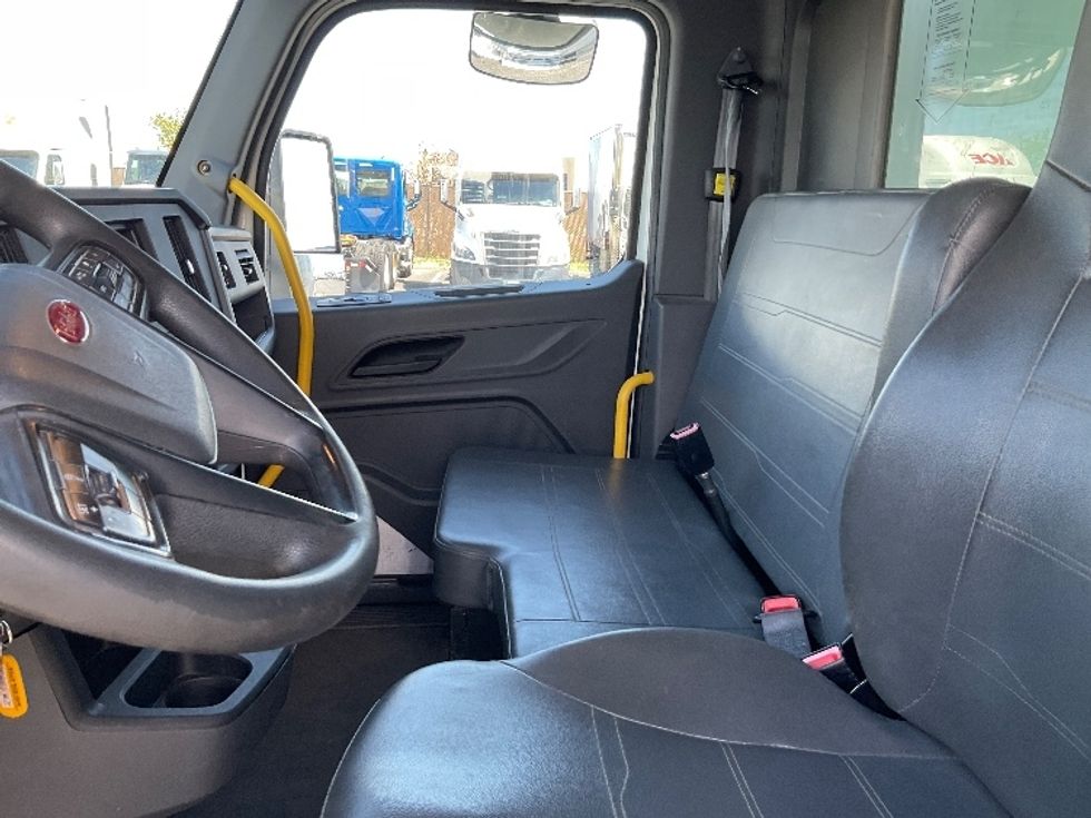 Medium Duty Box Truck-Light and Medium Duty Trucks-Peterbilt-2024-536-Aurora-CO-240,913\n\t\tmiles-$ 61,000 - Image 19