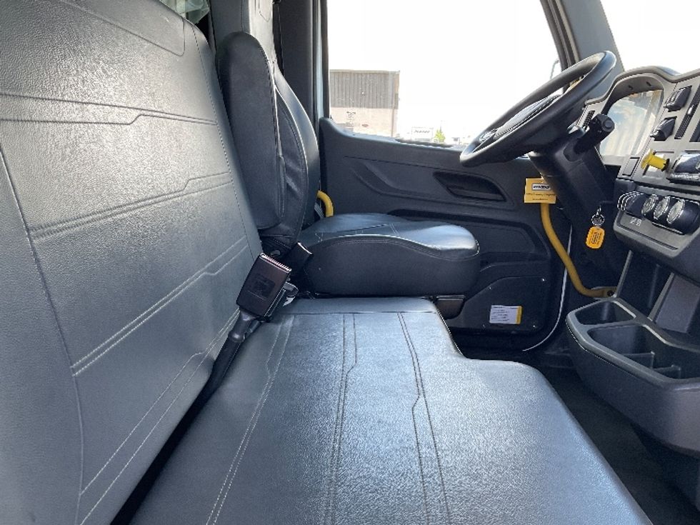 Medium Duty Box Truck-Light and Medium Duty Trucks-Peterbilt-2024-536-Aurora-CO-240,913\n\t\tmiles-$ 61,000 - Image 22