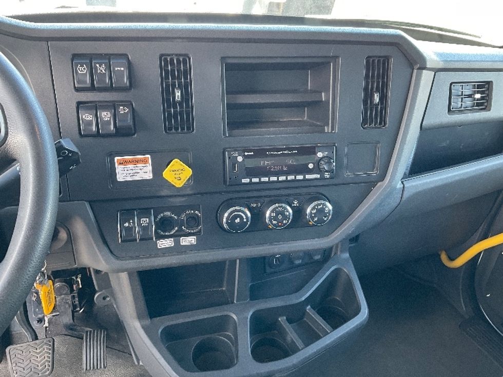 Medium Duty Box Truck-Light and Medium Duty Trucks-Peterbilt-2024-536-Aurora-CO-240,913\n\t\tmiles-$ 61,000 - Image 25