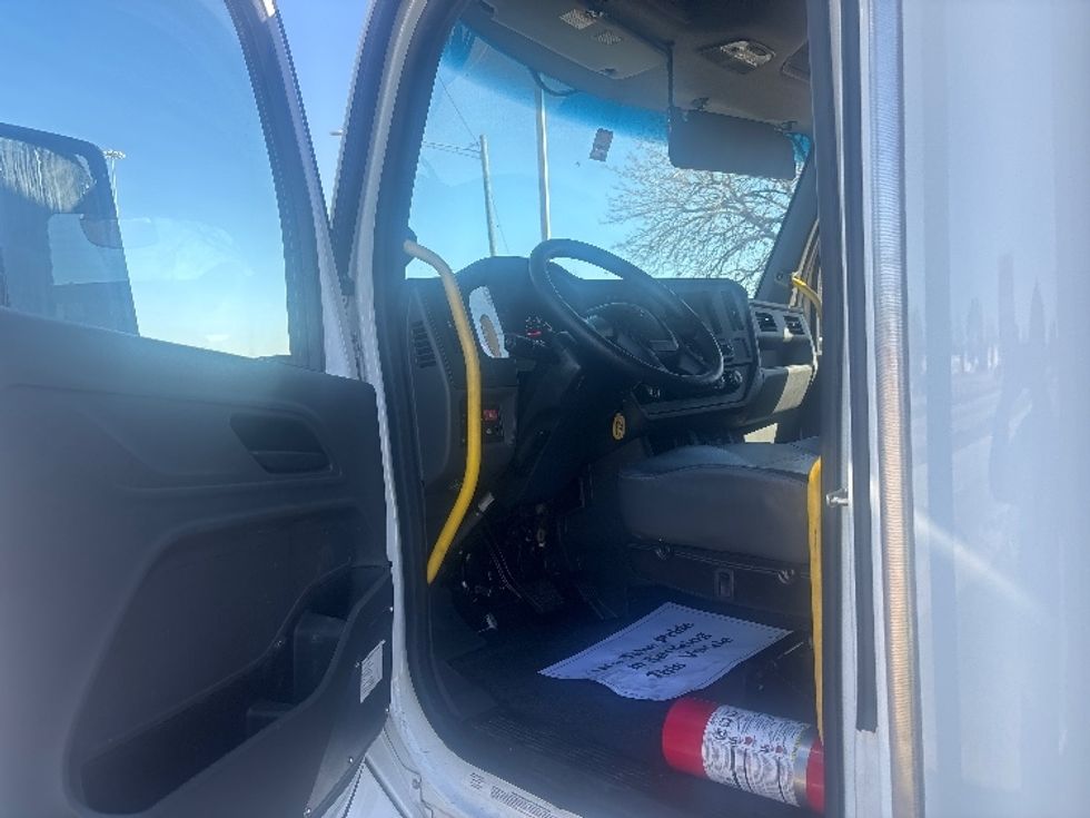 Medium Duty Box Truck-Light and Medium Duty Trucks-Peterbilt-2024-536-Houston-TX-117,871\n\t\tmiles-$ 76,000 - Image 16