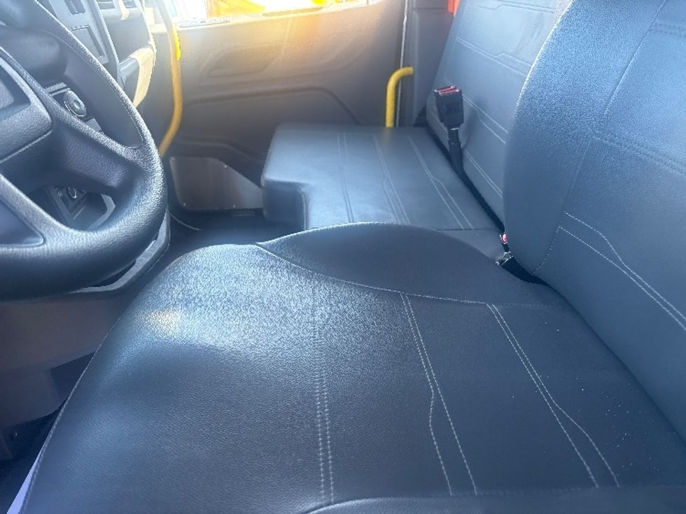 Medium Duty Box Truck-Light and Medium Duty Trucks-Peterbilt-2024-536-Houston-TX-117,871\n\t\tmiles-$ 76,000 - Image 18