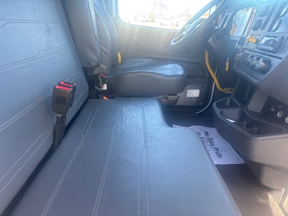 Medium Duty Box Truck-Light and Medium Duty Trucks-Peterbilt-2024-536-Houston-TX-117,871\n\t\tmiles-$ 76,000 - Image 21