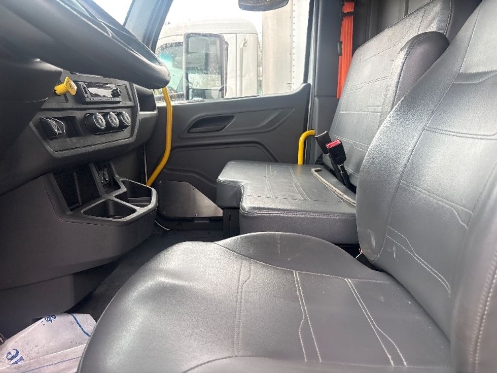 Medium Duty Box Truck-Light and Medium Duty Trucks-Peterbilt-2024-536-Houston-TX-142,236\n\t\tmiles-$ 17,000 - Image 13