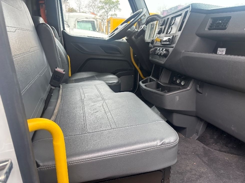 Medium Duty Box Truck-Light and Medium Duty Trucks-Peterbilt-2024-536-Houston-TX-142,236\n\t\tmiles-$ 17,000 - Image 16